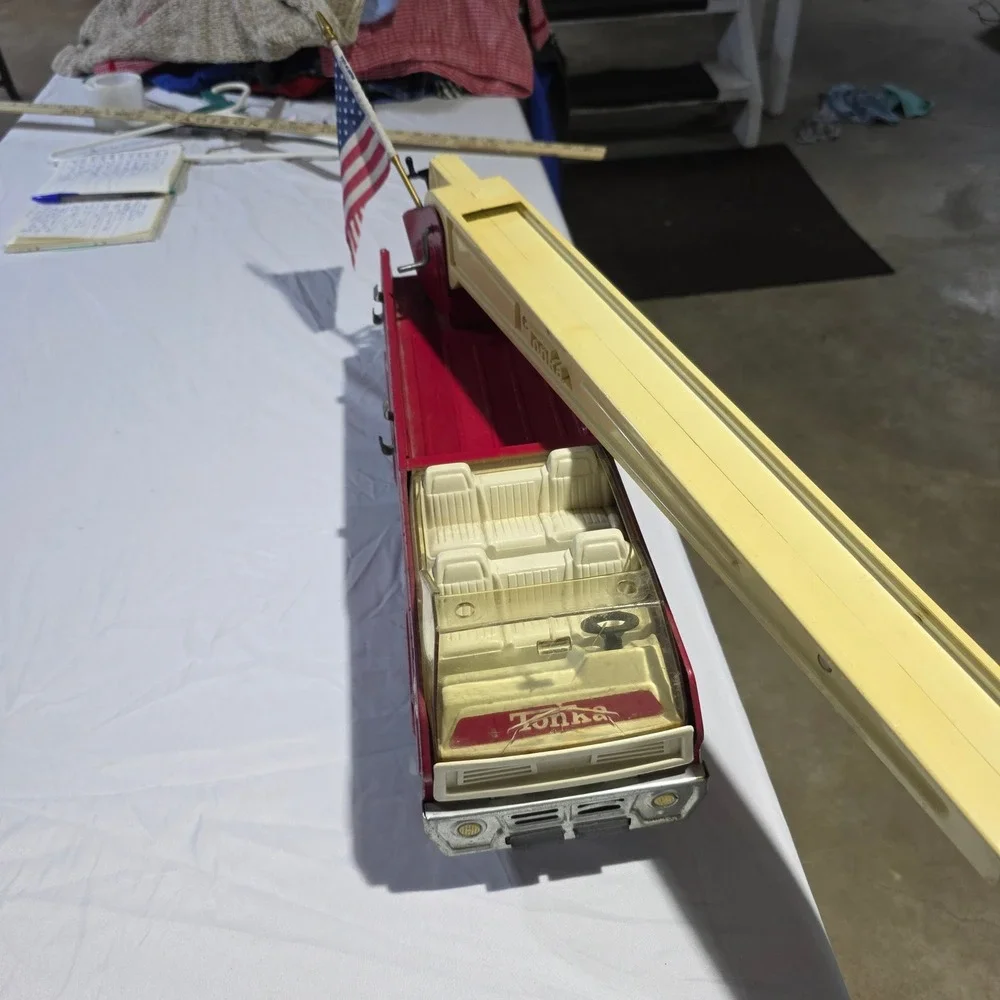 Vintage Tonka Fire Truck Pressed Steel Red Extendable Ladder American Flag Toy